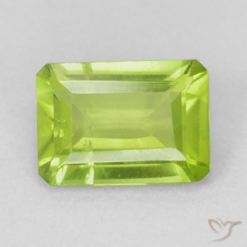 0.96ct 天然 亮绿色 橄榄石, 祖母绿式切割, VS