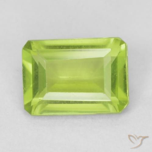 1.01ct 天然 黄绿色 橄榄石, 祖母绿式切割, VS