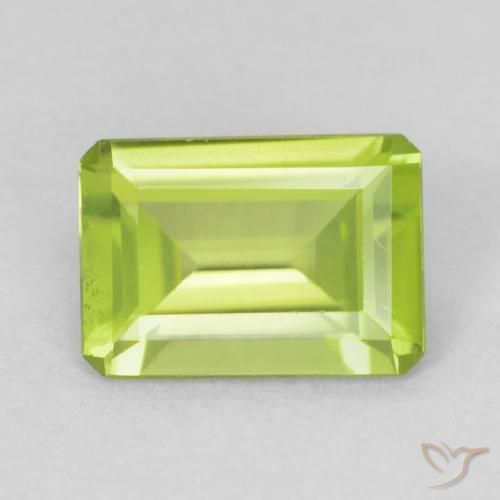 0.80ct 天然 中绿色 橄榄石, 祖母绿式切割, VVS