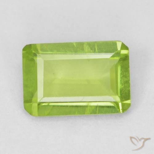 0.76ct 天然 中绿色 橄榄石, 祖母绿式切割, VS