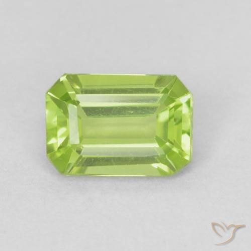 0.59ct 天然 中绿色 橄榄石, 祖母绿式切割, VVS