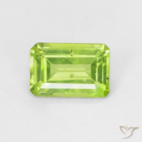 0.57ct 天然 中绿色 橄榄石, 祖母绿式切割, VS