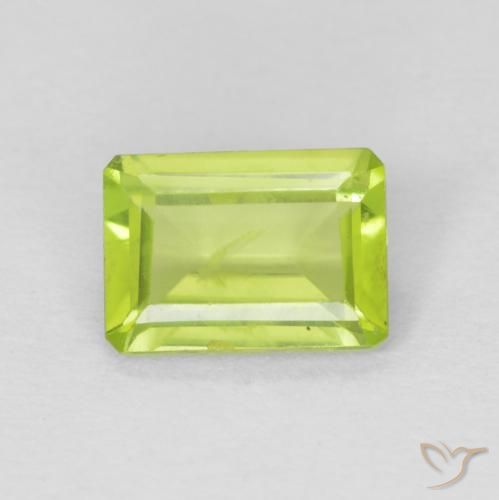 0.91ct 天然 亮绿色 橄榄石, 祖母绿式切割, VS