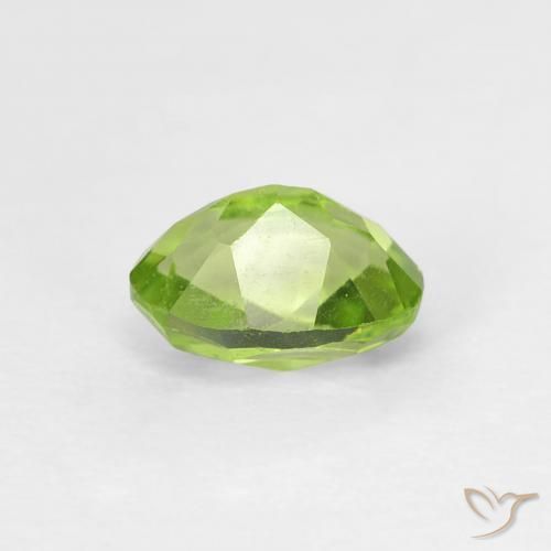 0.68克拉天然橄榄石，椭圆形，VVS-VS