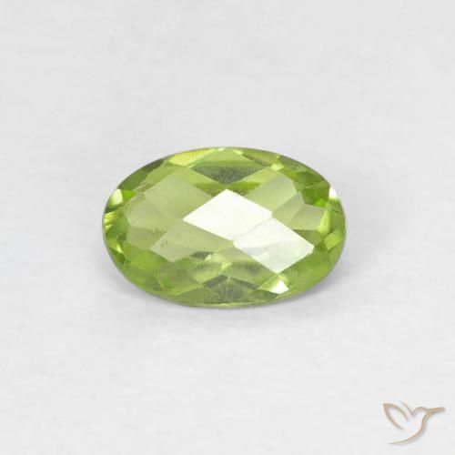 0.49ct 天然 浅活泼的绿色 橄榄石, 椭圆形, VVS-VS