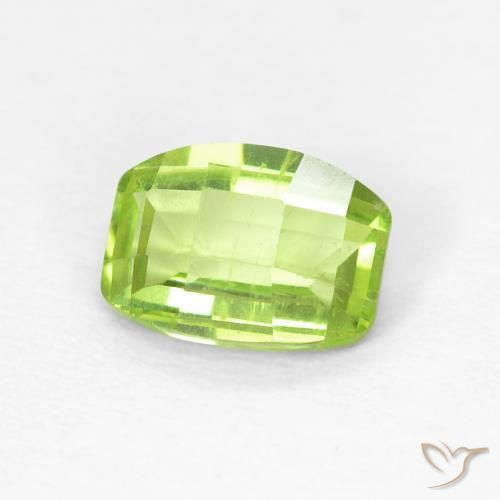 1.05ct 天然 充满活力的绿色 橄榄石, 软垫, VS