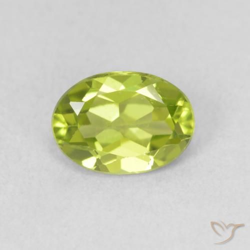 0.95ct 天然 中绿色 橄榄石, 椭圆形, VS
