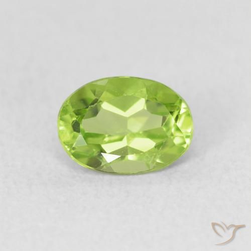 0.95ct 天然 Medium Light-Green 橄榄石, 椭圆形, VS