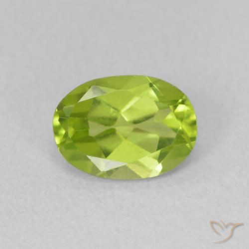 0.88ct 天然 充满活力的绿色 橄榄石, 椭圆形, VS