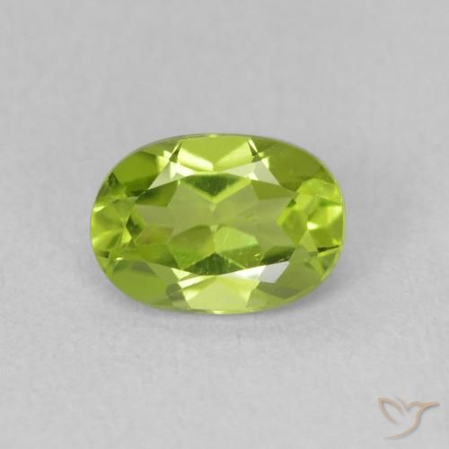 0.95ct 天然 中绿色 橄榄石, 椭圆形, VS