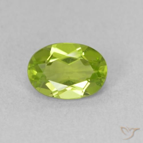 0.92ct 天然 充满活力的绿色 橄榄石, 椭圆形, VVS-VS
