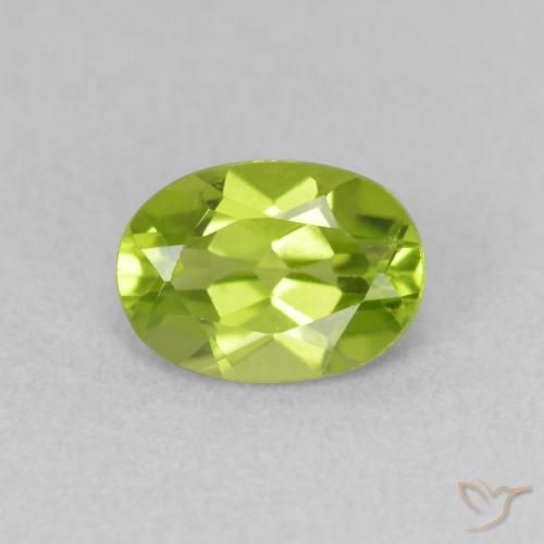 0.95ct 天然 中绿色 橄榄石, 椭圆形, VVS-VS