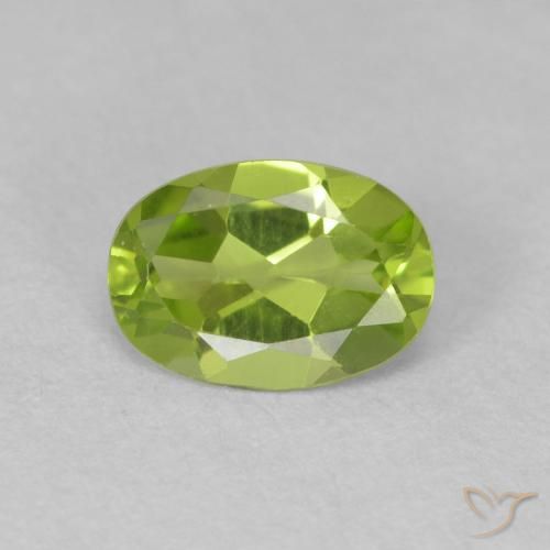 0.76ct 天然 充满活力的绿色 橄榄石, 椭圆形, VVS