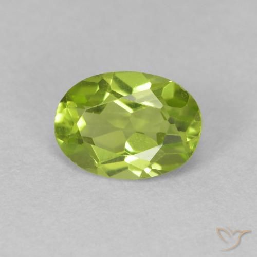 0.78ct 天然 充满活力的绿色 橄榄石, 椭圆形, VVS