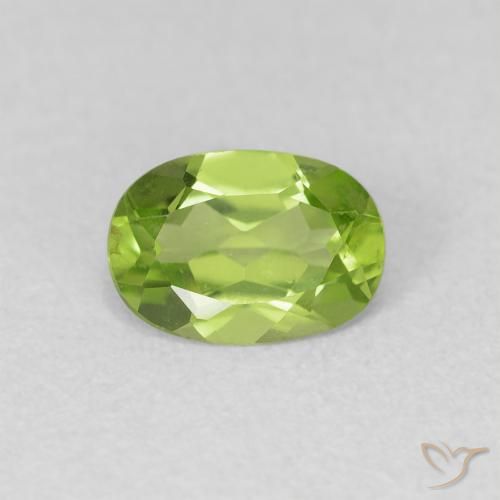 0.80ct 天然 充满活力的绿色 橄榄石, 椭圆形, VVS-VS