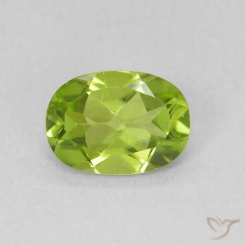 0.84ct 天然 充满活力的绿色 橄榄石, 椭圆形, VS
