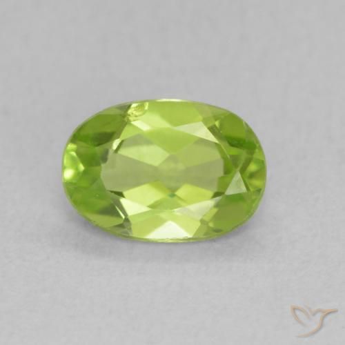 0.85ct 天然 充满活力的绿色 橄榄石, 椭圆形, VS