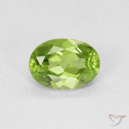 1.00ct 天然 充满活力的绿色 橄榄石, 椭圆形, VVS-VS