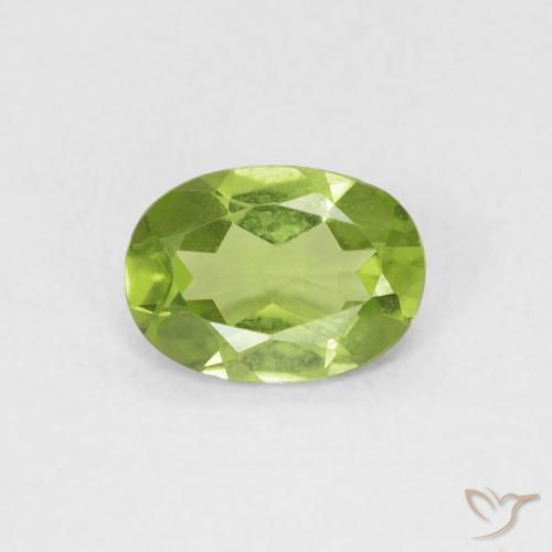 0.80ct 天然 浅活泼的绿色 橄榄石, 椭圆形, VVS-VS