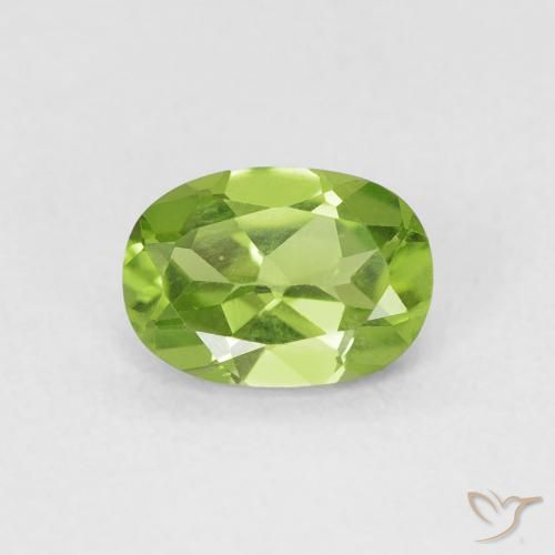 0.92ct 天然 充满活力的绿色 橄榄石, 椭圆形, VVS-VS