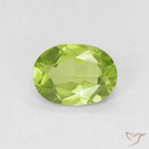 0.81ct 天然 充满活力的绿色 橄榄石, 椭圆形, VS