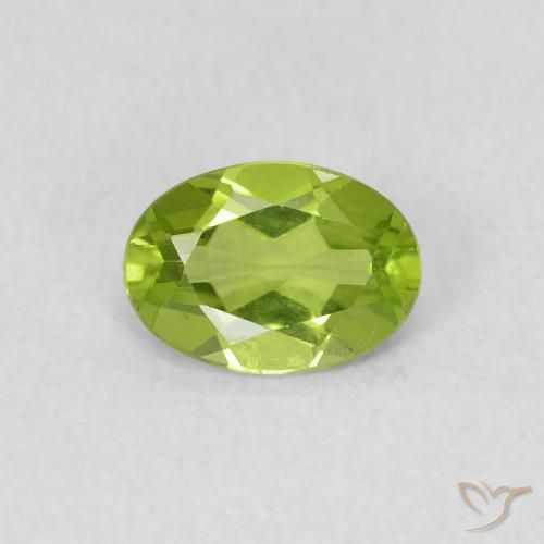 0.74ct 天然 充满活力的绿色 橄榄石, 椭圆形, VS