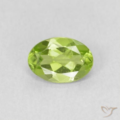 0.76ct 天然 浅活泼的绿色 橄榄石, 椭圆形, VS
