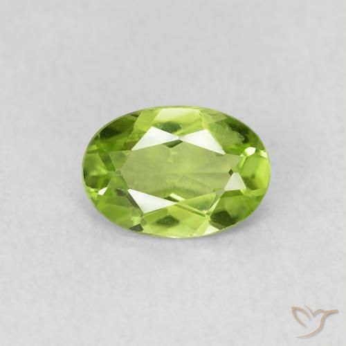 0.69ct 天然 中绿色 橄榄石, 椭圆形, VS