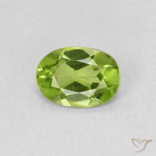 0.79ct 天然 充满活力的绿色 橄榄石, 椭圆形, VS
