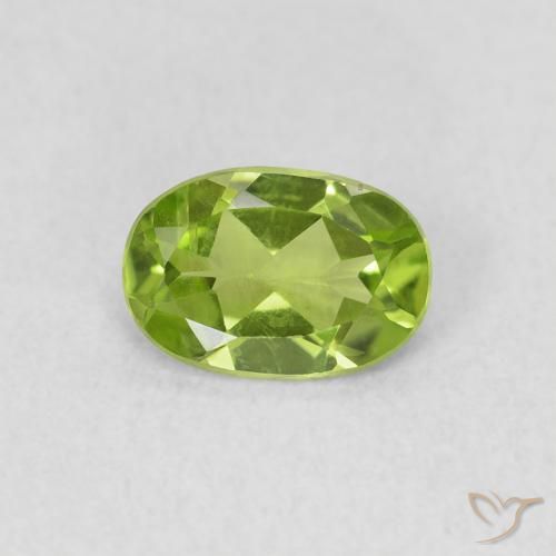 0.73ct 天然 充满活力的绿色 橄榄石, 椭圆形, VS