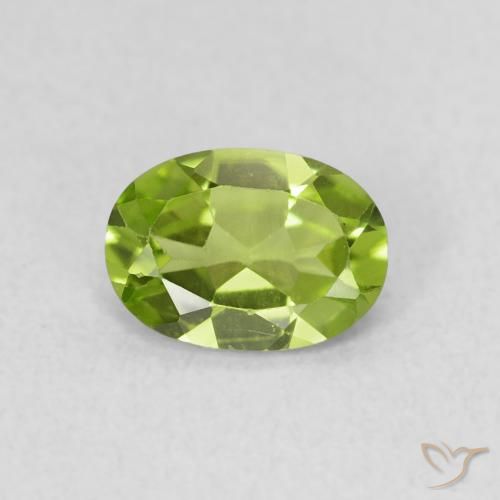 0.78ct 天然 充满活力的绿色 橄榄石, 椭圆形, VS