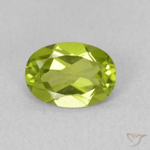 0.80ct 天然 充满活力的绿色 橄榄石, 椭圆形, VS