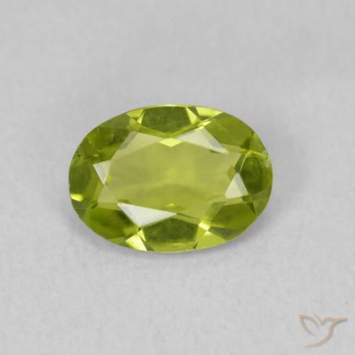 0.72ct 天然 充满活力的绿色 橄榄石, 椭圆形, VVS-VS