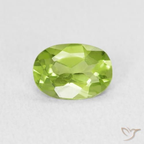 0.76ct 天然 中绿色 橄榄石, 椭圆形, VVS-VS