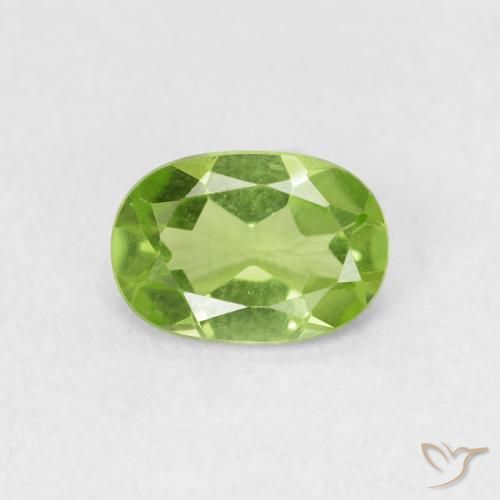 0.77ct 天然 充满活力的绿色 橄榄石, 椭圆形, VVS-VS