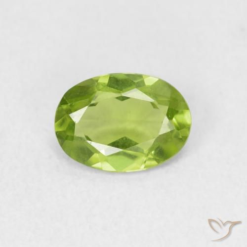 0.76ct 天然 充满活力的绿色 橄榄石, 椭圆形, VVS-VS