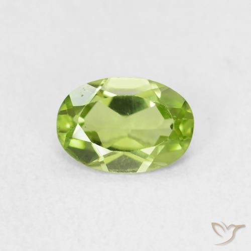 0.69ct 天然 中绿色 橄榄石, 椭圆形, VVS-VS