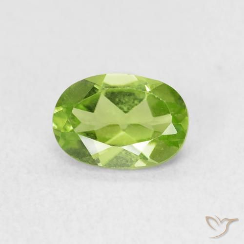 0.90ct 天然 中绿色 橄榄石, 椭圆形, VVS-VS