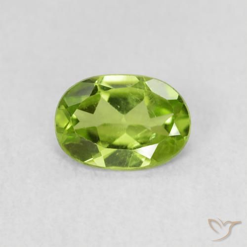 0.76ct 天然 中绿色 橄榄石, 椭圆形, VS
