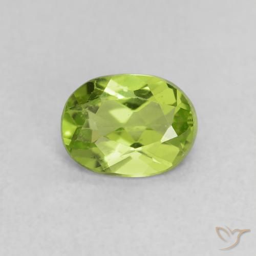 0.68ct 天然 充满活力的绿色 橄榄石, 椭圆形, VS