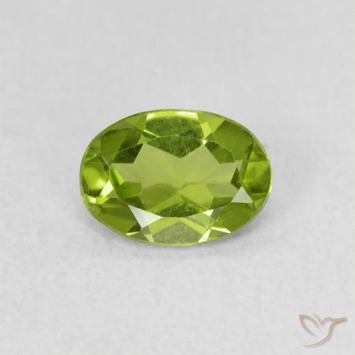 0.74ct 天然 充满活力的绿色 橄榄石, 椭圆形, VS