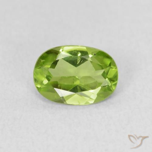 0.79ct 天然 充满活力的绿色 橄榄石, 椭圆形, VS