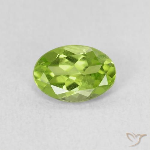 0.73ct 天然 充满活力的绿色 橄榄石, 椭圆形, VS