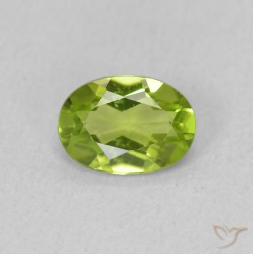 0.84ct 天然 充满活力的绿色 橄榄石, 椭圆形, VVS-VS