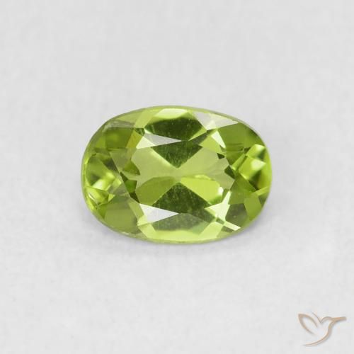 0.76ct 天然 中绿色 橄榄石, 椭圆形, VS