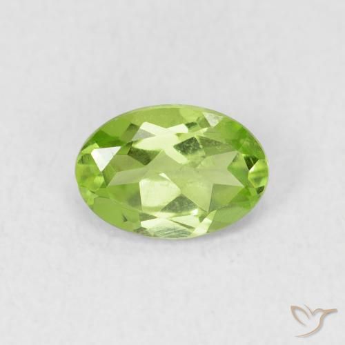 0.84ct 天然 充满活力的绿色 橄榄石, 椭圆形, VS