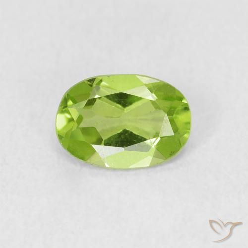 0.74ct 天然 充满活力的绿色 橄榄石, 椭圆形, VS