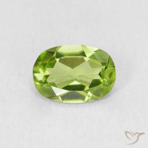 0.76ct 天然 中绿色 橄榄石, 椭圆形, VS