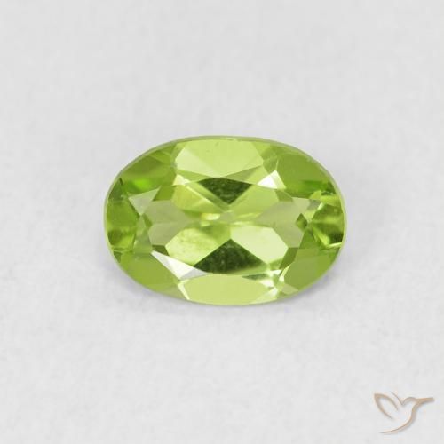 0.71ct 天然 中绿色 橄榄石, 椭圆形, VS