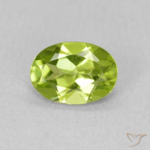 0.82ct 天然 中绿色 橄榄石, 椭圆形, VS